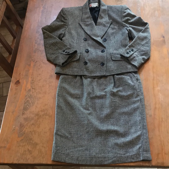 Peabody House Short double breasted blazer an Pencil skirt with belt size 9/10. - Picture 1 of 14